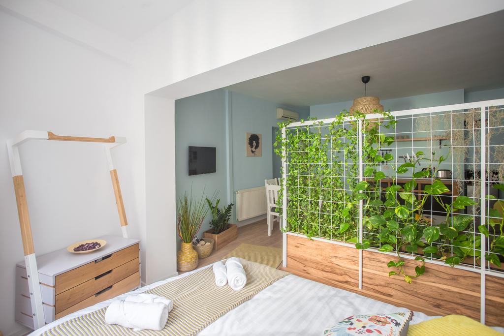 Central Garden By Urbanesq Bucarest Extérieur photo